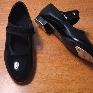 Girls tap shoes